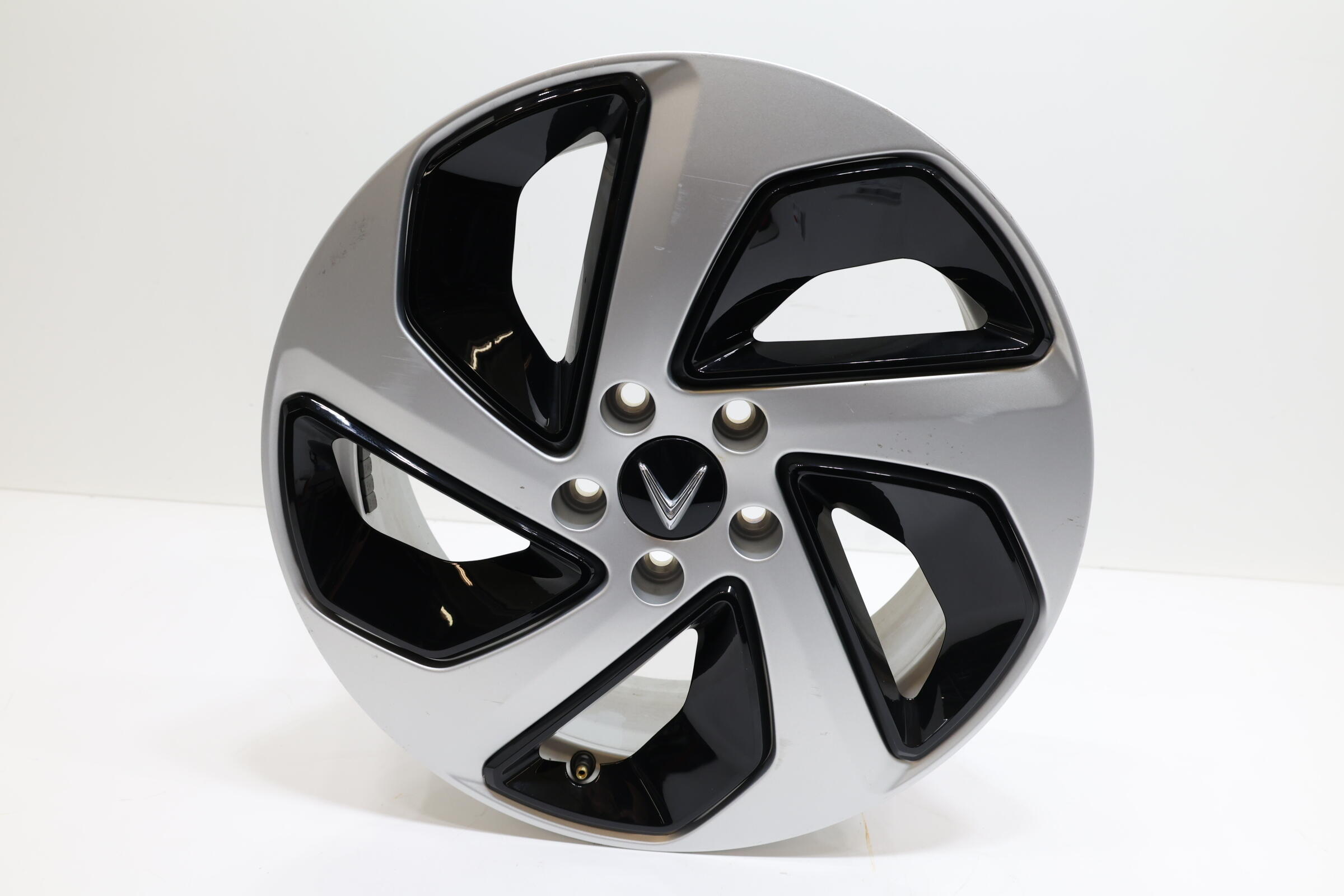 タイヤ19 Familyvalue 2023 - 2026 VINFAST VF 8 ECO WHEEL RIM ALLOY 19X7.5J ET50 5X120