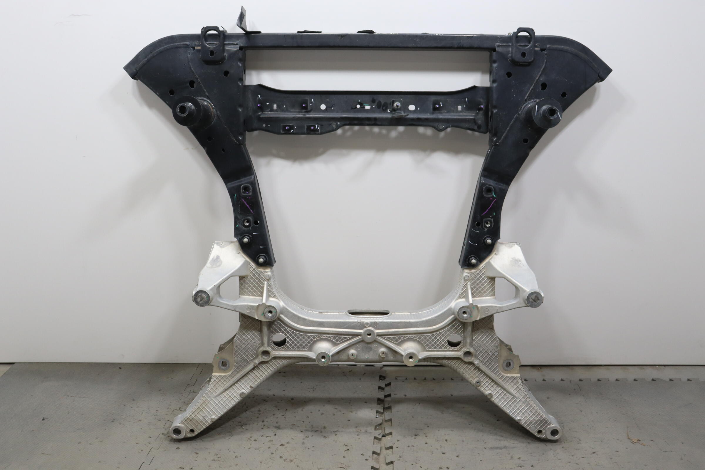 ムク SAR 2021-2025 FORD MUSTANG MACH-E FRONT SUBFRAME FRAME CROSS MEMBER