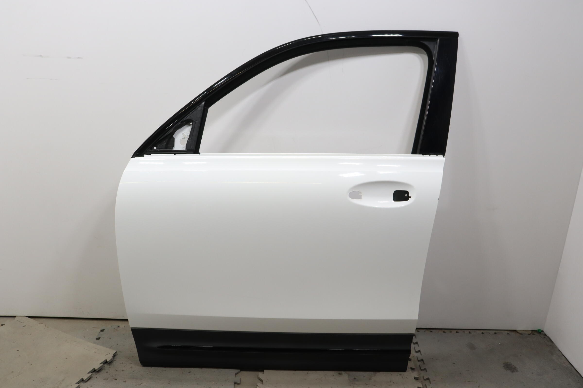 2020 - 2025 MERCEDES GLB250 X247 FRONT LEFT SIDE DOOR SHELL PANEL